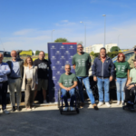 El presidente de ASPAYM CyL con patrocinadores y miembros del proyecto A Marruecos por los niños