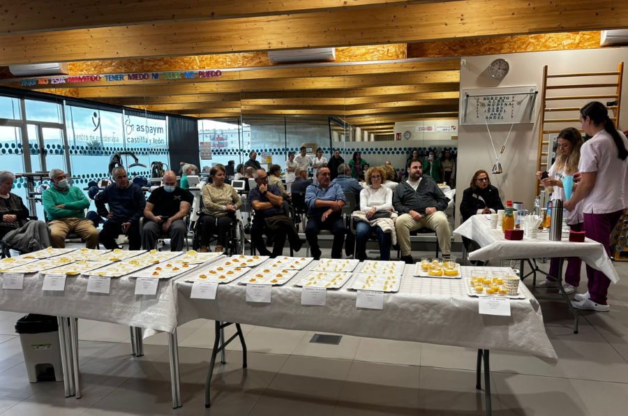 Socios y usuarios de Ávila participan en un taller de recetas para personas con disfagia