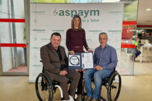 El presidente de ASPAYM CyL y el director ejecutivo reciben la certificación ISO 9001:2015